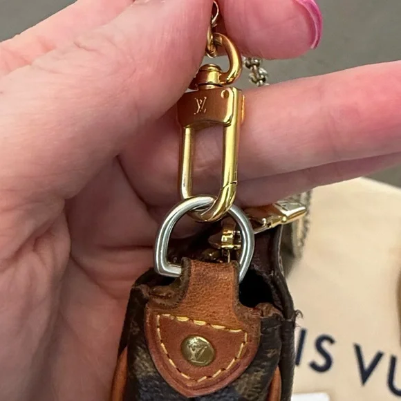 Louis Vuitton Monogram Eva - Picture 8 of 11